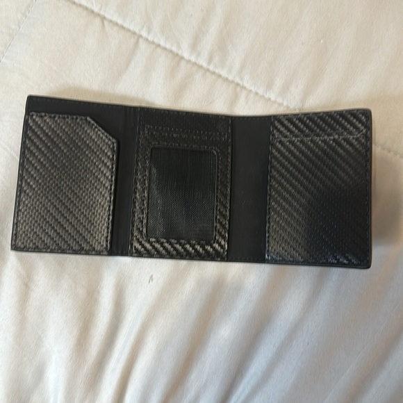 Switch Wallet - Picture 3 of 5